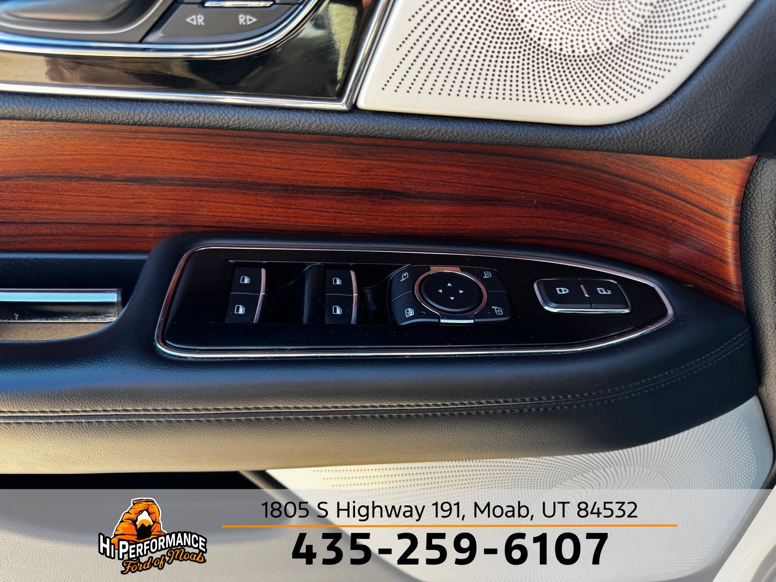 Used 2019 Lincoln Navigator Reserve w/ Cargo Package image 16