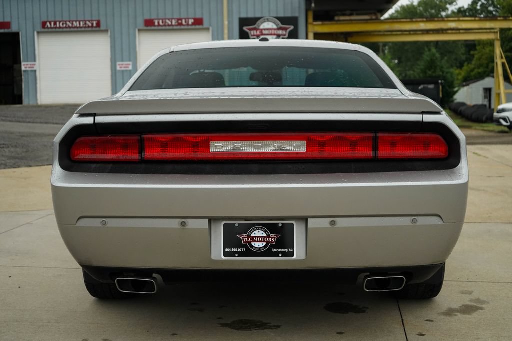 Used 2014 Dodge Challenger R/T RWD image 19