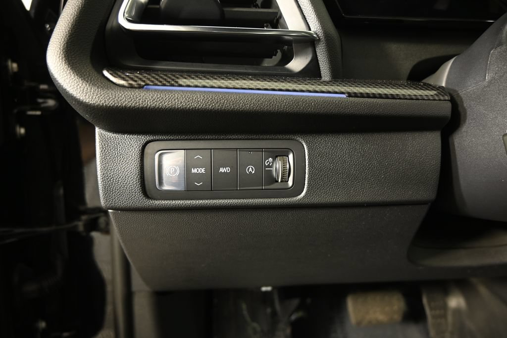 Used 2026 Chevrolet Traverse High Country w/ LPO, Floor Liner Package AWD/4WD image 25