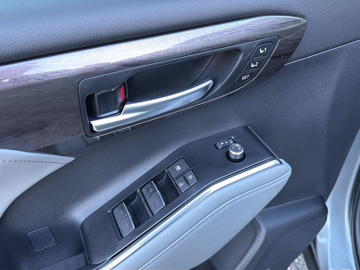 New 2026 Toyota Highlander Limited AWD/4WD image 32