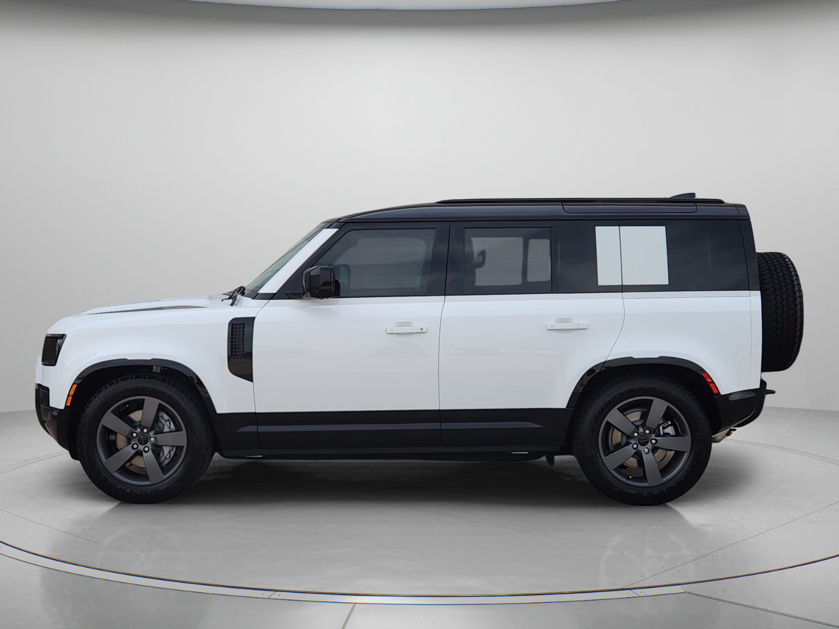 New 2026 Land Rover Defender 110 X-Dynamic SE AWD/4WD image 2