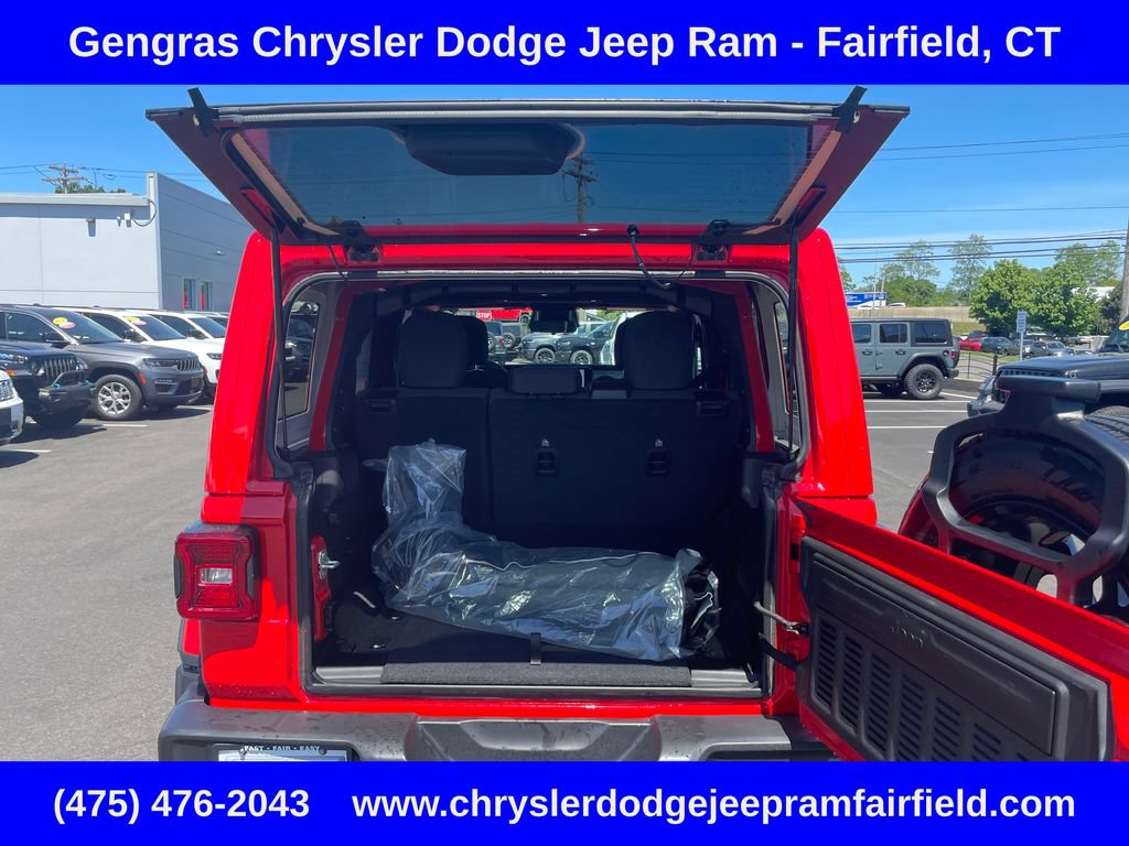 Certified 2025 Jeep Wrangler Unlimited Sahara AWD/4WD image 25