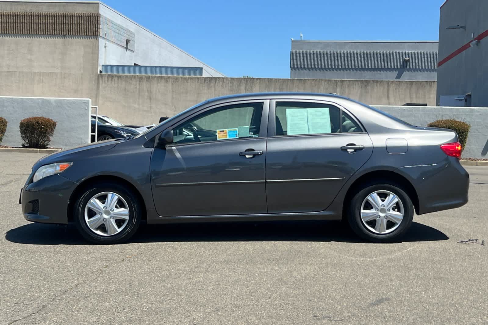 Used 2010 Toyota Corolla LE FWD image 9