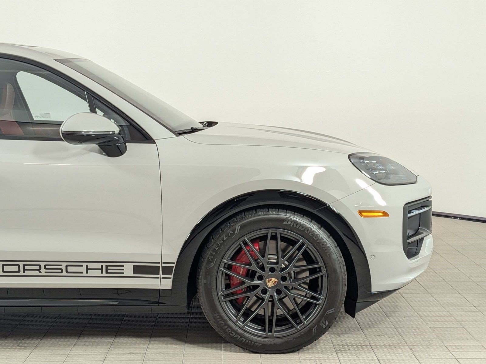 Used 2026 Porsche Cayenne GTS AWD/4WD image 11