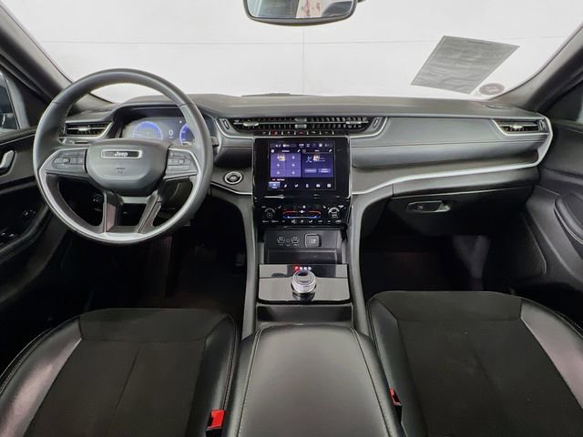 Used 2024 Jeep Grand Cherokee Altitude RWD image 24