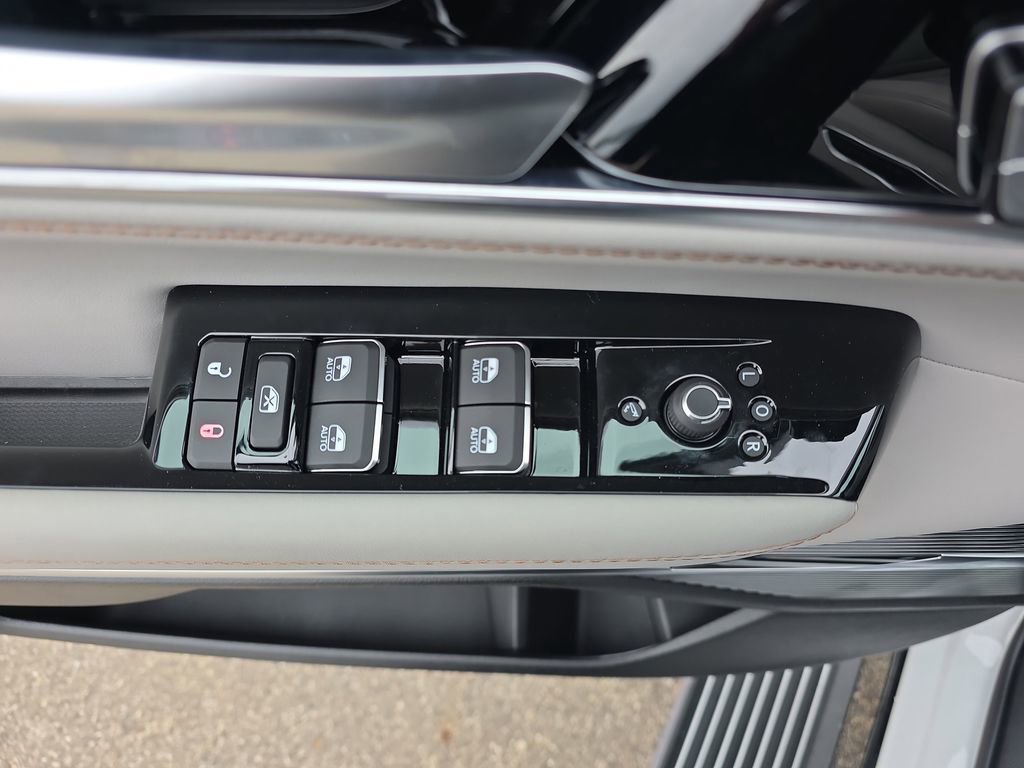 New 2026 Jeep Grand Wagoneer Summit AWD/4WD image 32