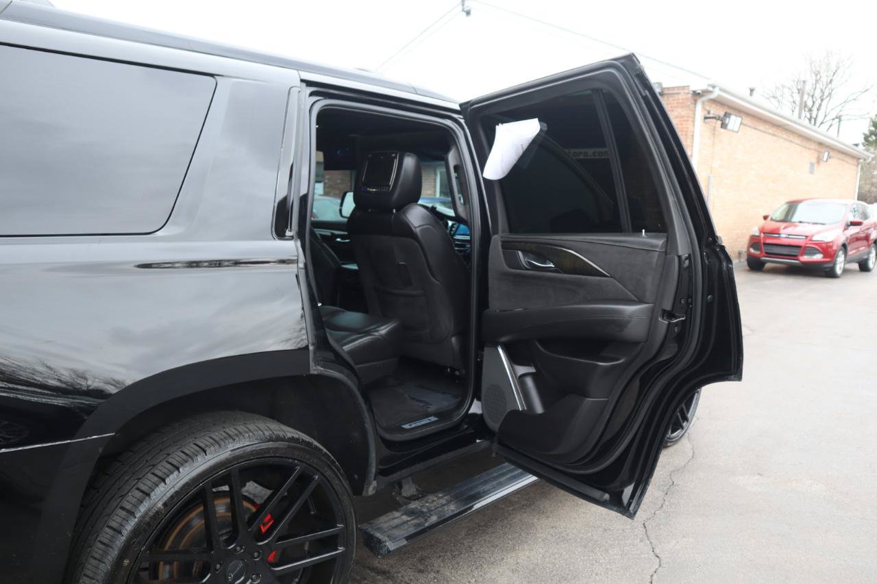Used 2017 Cadillac Escalade Platinum AWD/4WD image 14