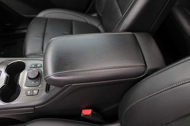 Used 2022 GMC Acadia SLT w/ Elevation Edition image 21