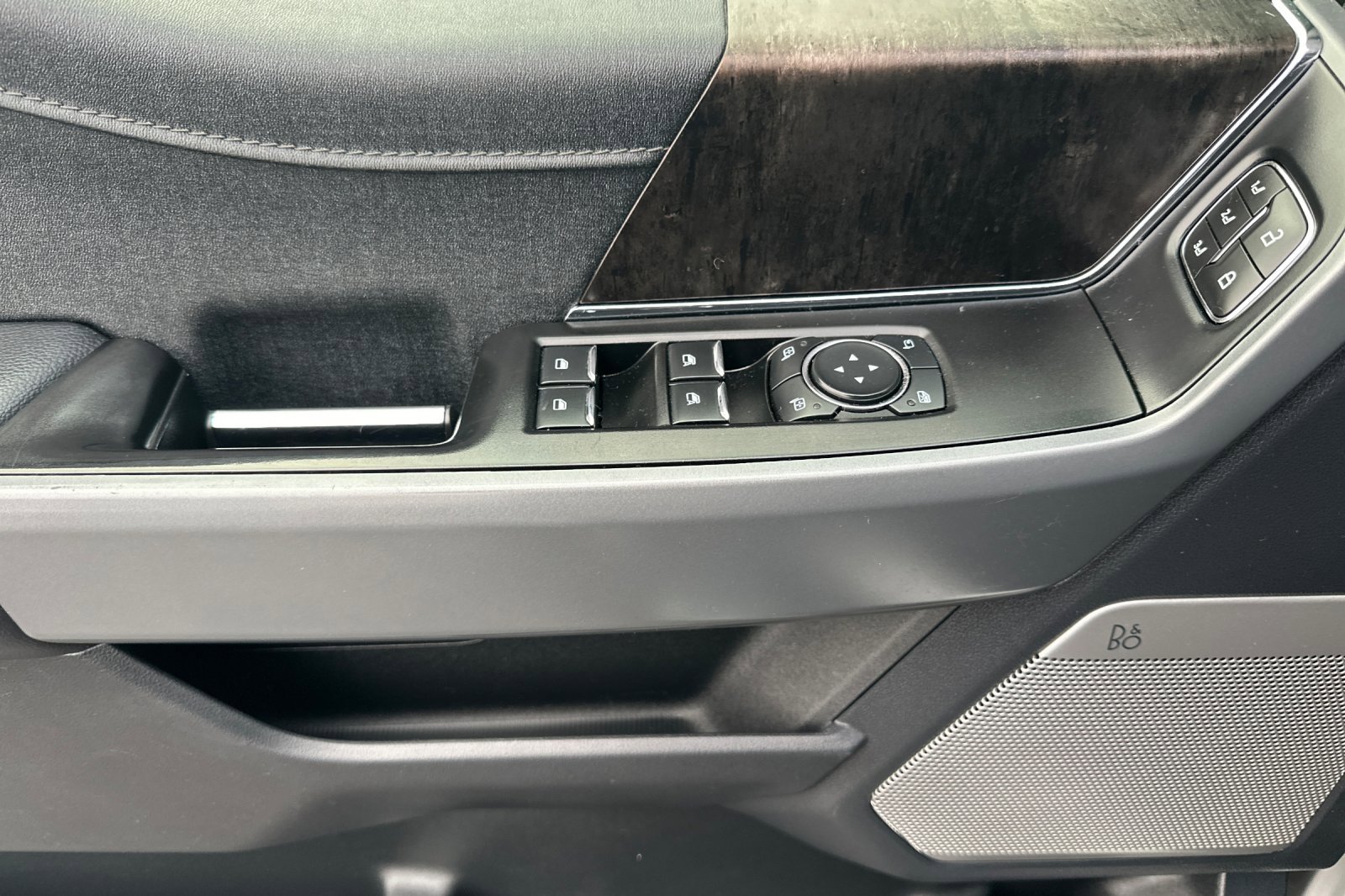 Used 2023 Ford F150 Lariat w/ Equipment Group 502A High image 11