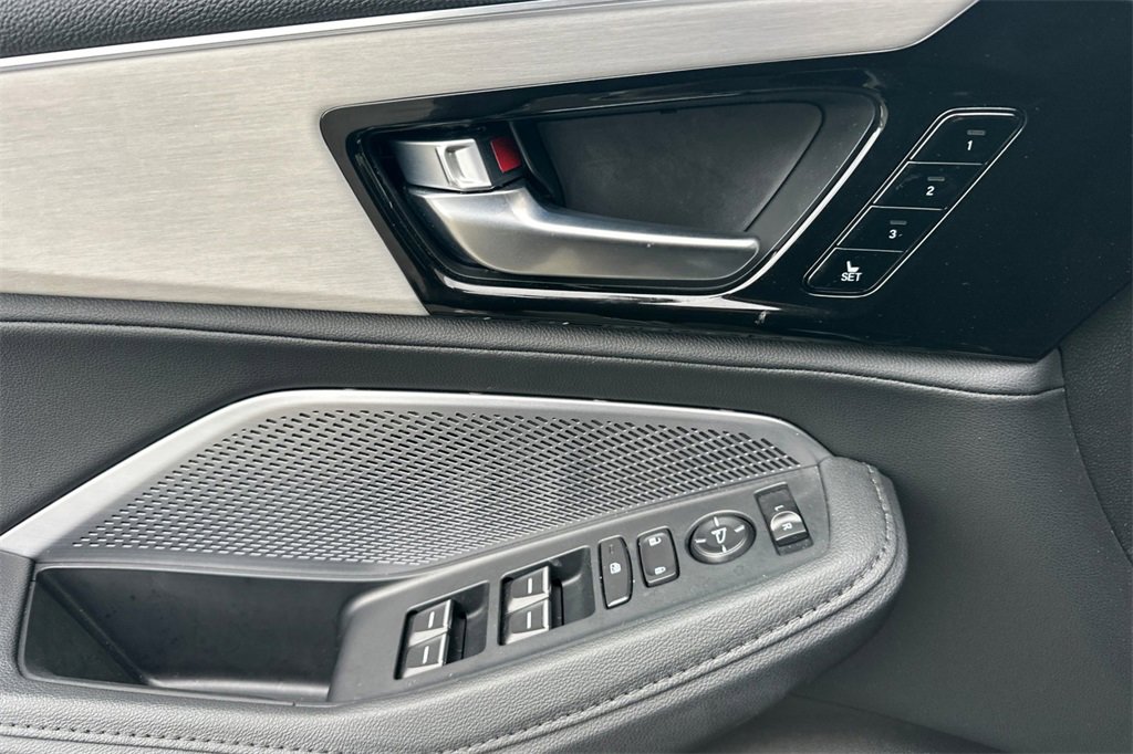 Certified 2025 Acura MDX FWD image 12