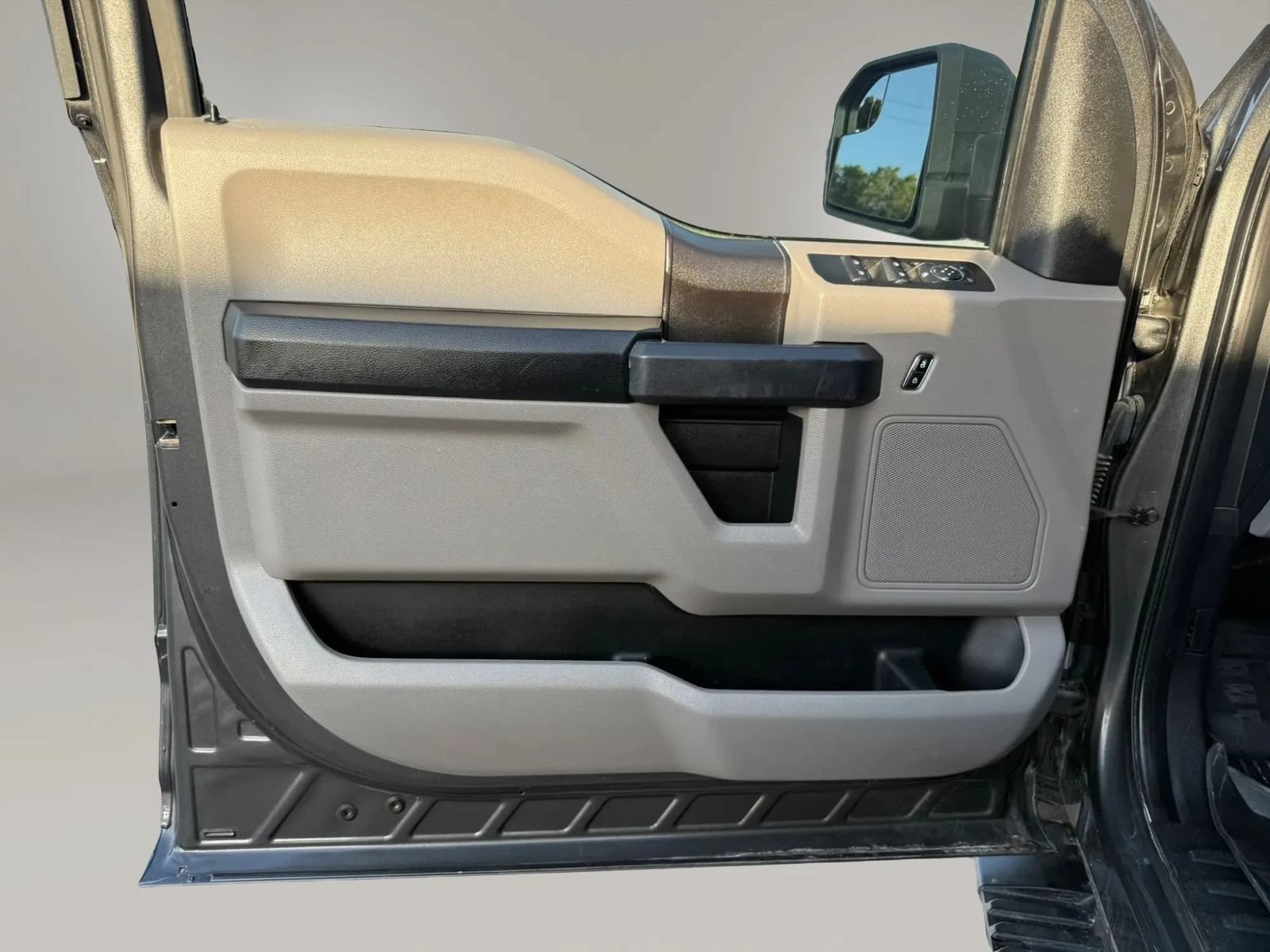 Used 2019 Ford F150 XL w/ Equipment Group 101A Mid RWD image 22