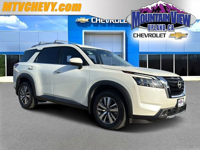 Used 2024 Nissan Pathfinder SL image 1