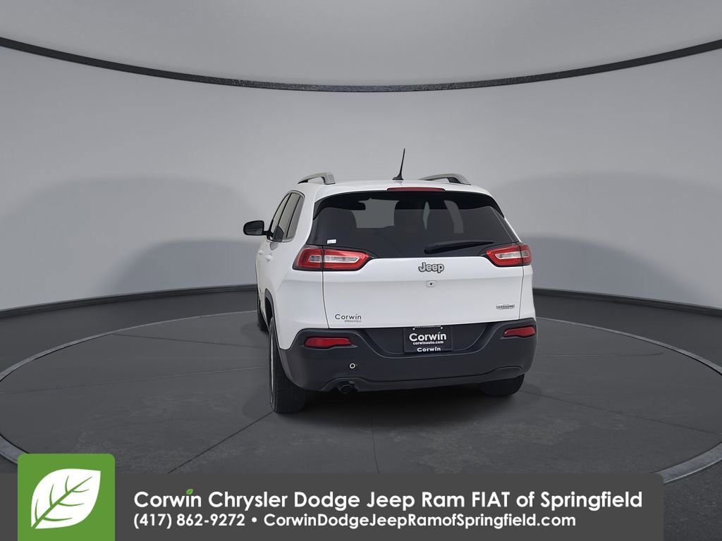 Used 2018 Jeep Cherokee Latitude w/ Cold Weather Group image 12