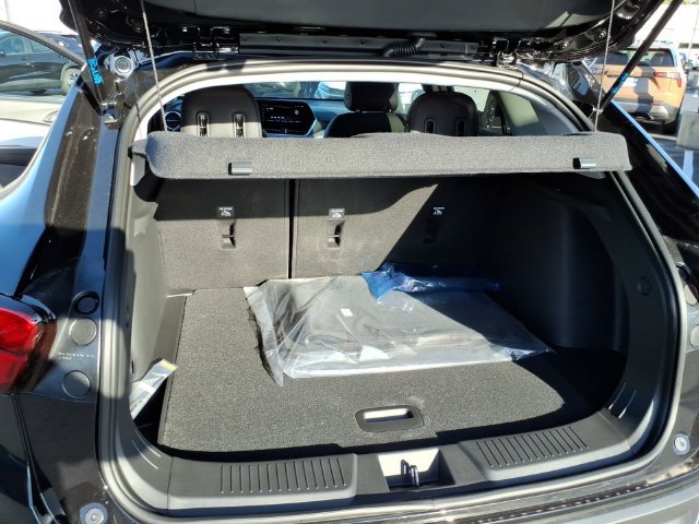 New 2026 Chevrolet Trax LT w/ Sunroof Package FWD image 9