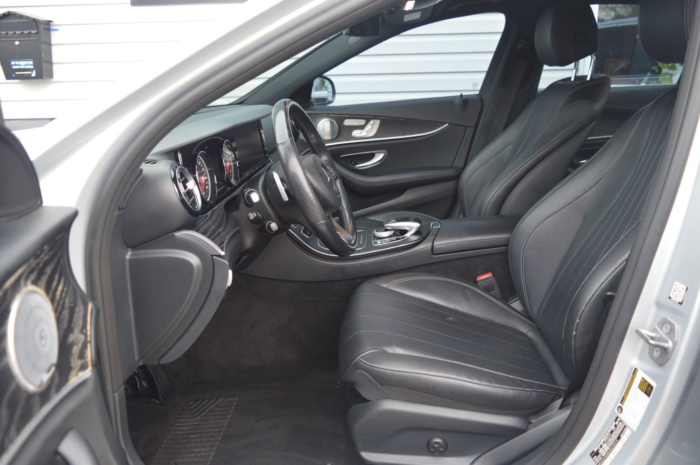 Used 2018 Mercedes-Benz E 300 4MATIC image 10