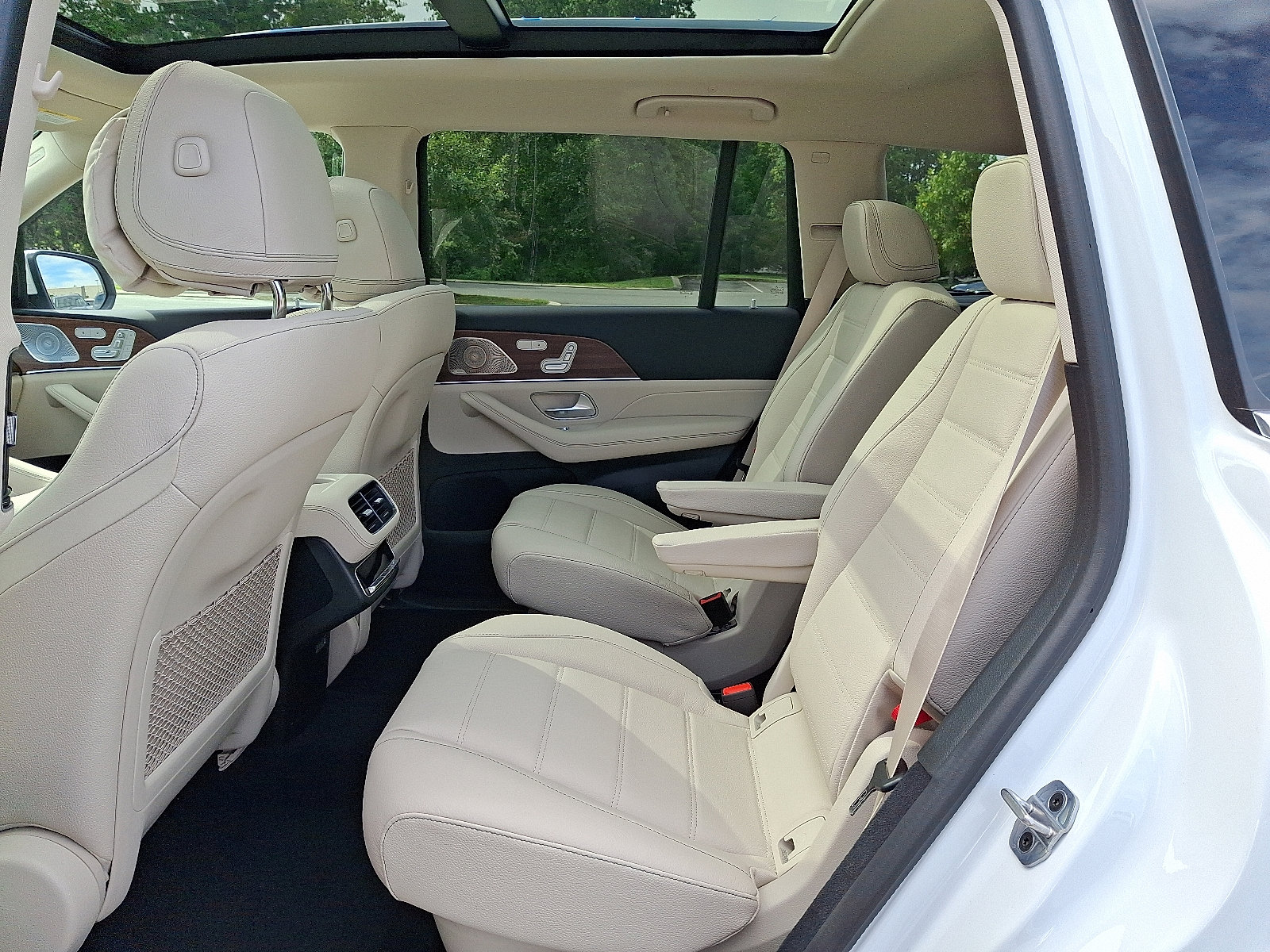 Used 2026 Mercedes-Benz GLS 450 4MATIC image 6