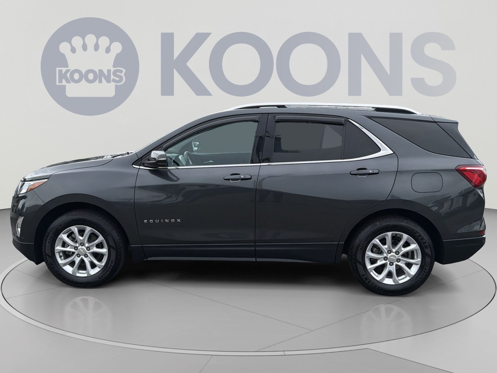Used 2018 Chevrolet Equinox LT w/ Sun & Infotainment Package AWD/4WD image 2