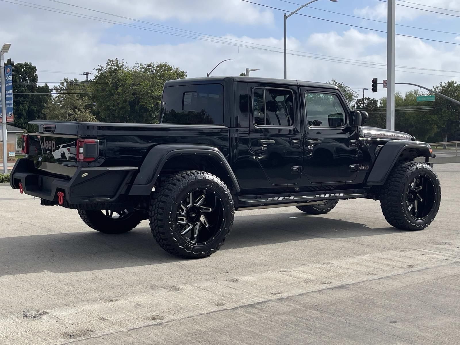 Used 2021 Jeep Gladiator Rubicon AWD/4WD image 3
