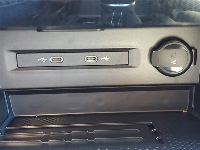 Certified 2025 Volkswagen Taos SE image 33