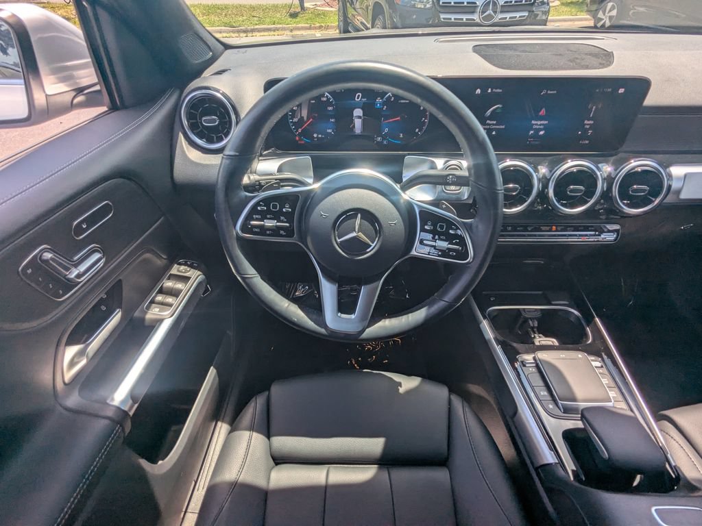 Certified 2023 Mercedes-Benz GLB 250 4MATIC w/ Premium Package image 3