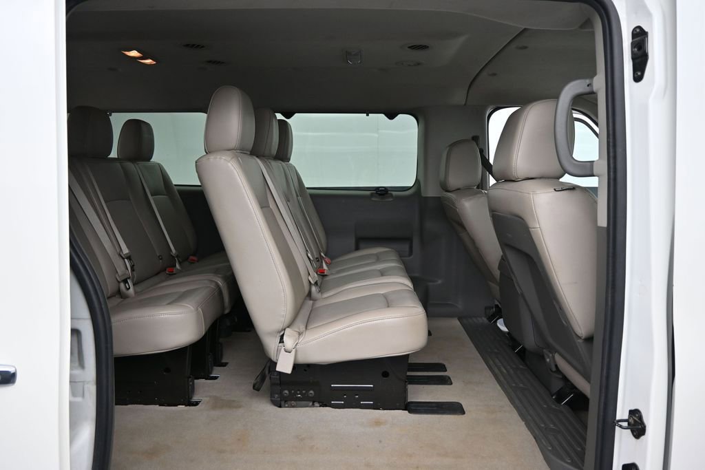 Used 2016 Nissan NV 3500 SL RWD image 24
