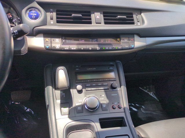 Used 2016 Lexus CT 200h w/ Seat Comfort Package FWD image 20