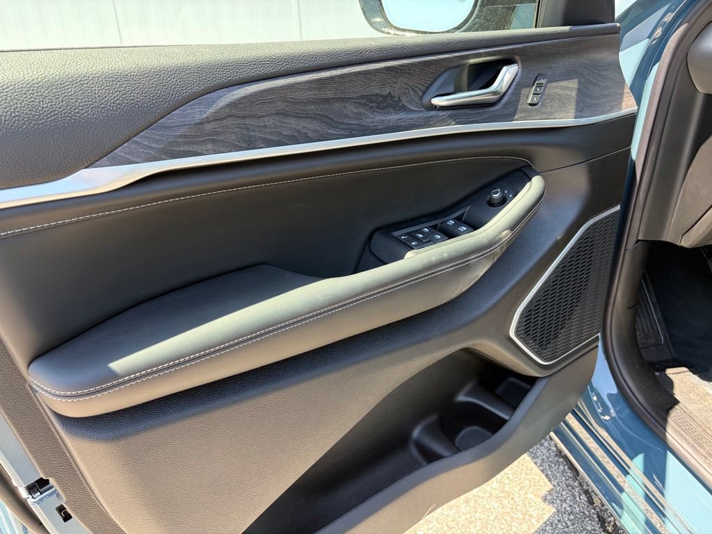 New 2026 Jeep Grand Cherokee L Limited AWD/4WD image 13