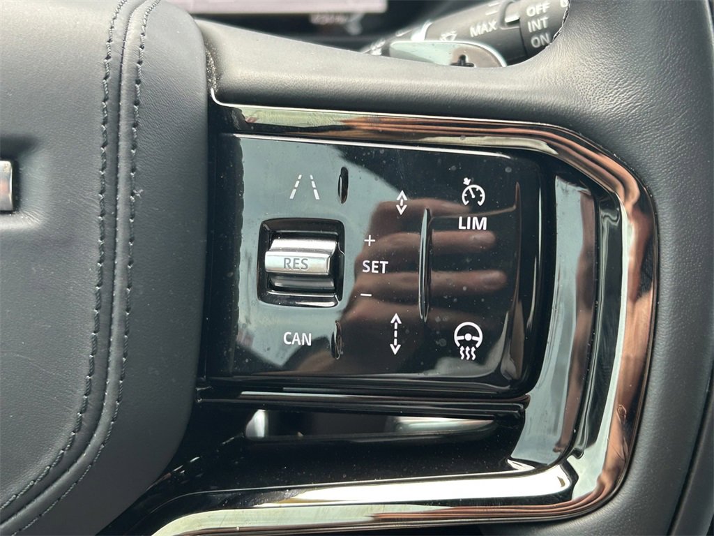 Used 2025 Land Rover Range Rover Velar Dynamic SE image 41