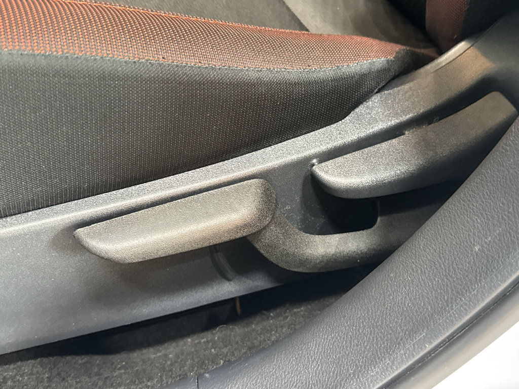 Used 2024 Nissan Versa SR FWD image 15