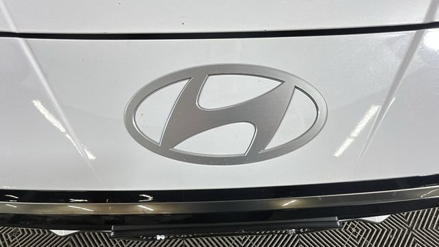 Used 2024 Hyundai Elantra Limited FWD image 8