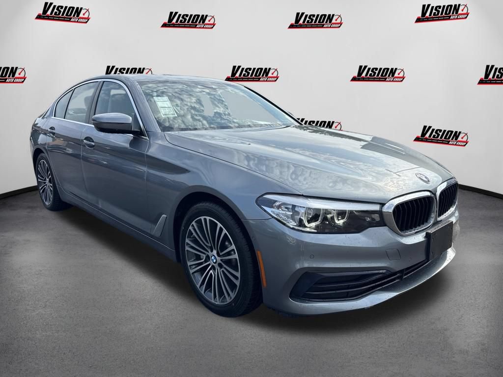 Used 2019 BMW 530i xDrive w/ Convenience Package AWD/4WD image 3