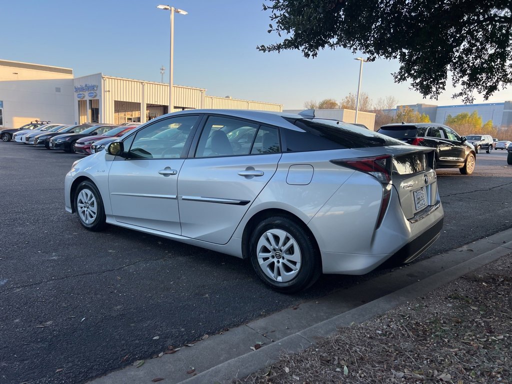 Used 2017 Toyota Prius Two image 5