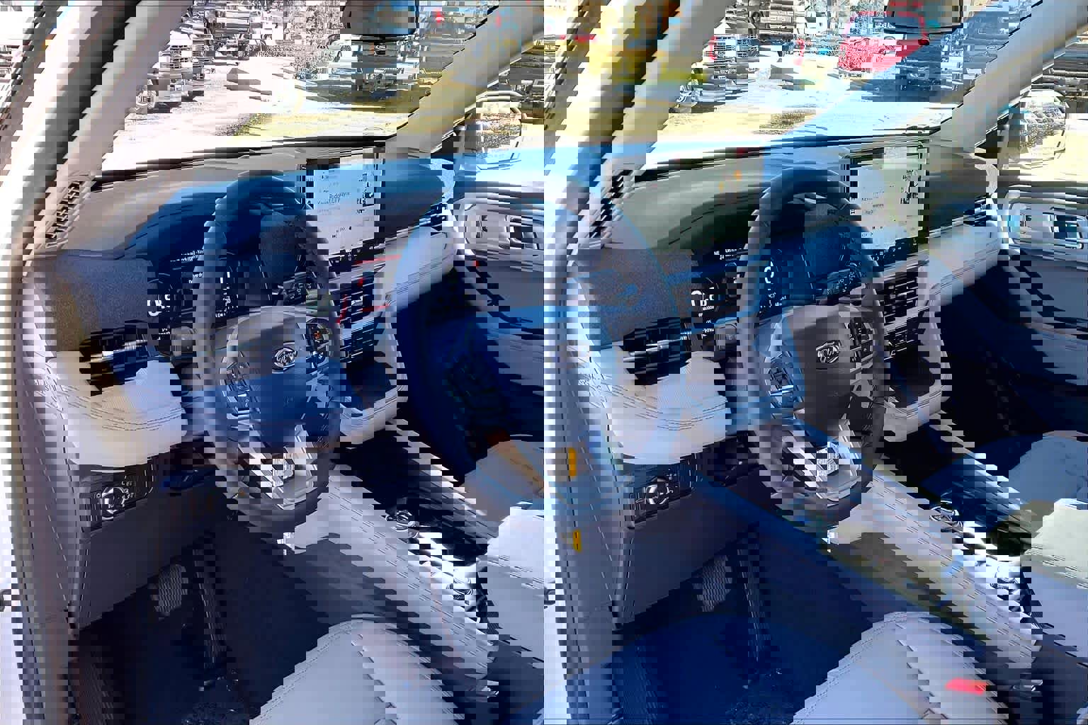 New 2026 Ford Explorer Active w/ Active Comfort Package image 8