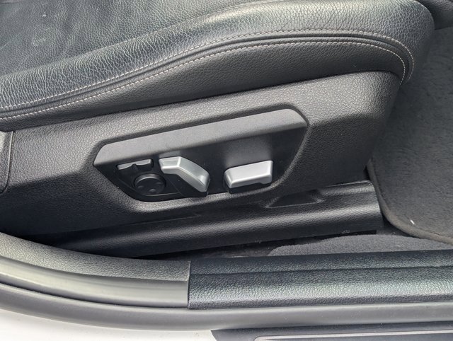 Used 2018 BMW 330e w/ Premium Package image 33