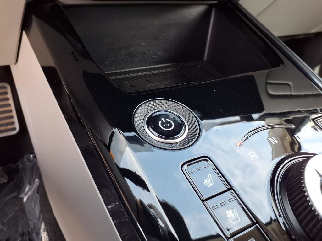 Certified 2023 Kia Niro Wave FWD image 17