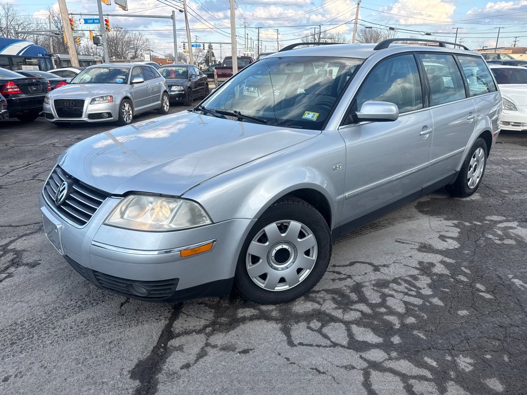 Used 2002 Volkswagen Passat GLS image 1