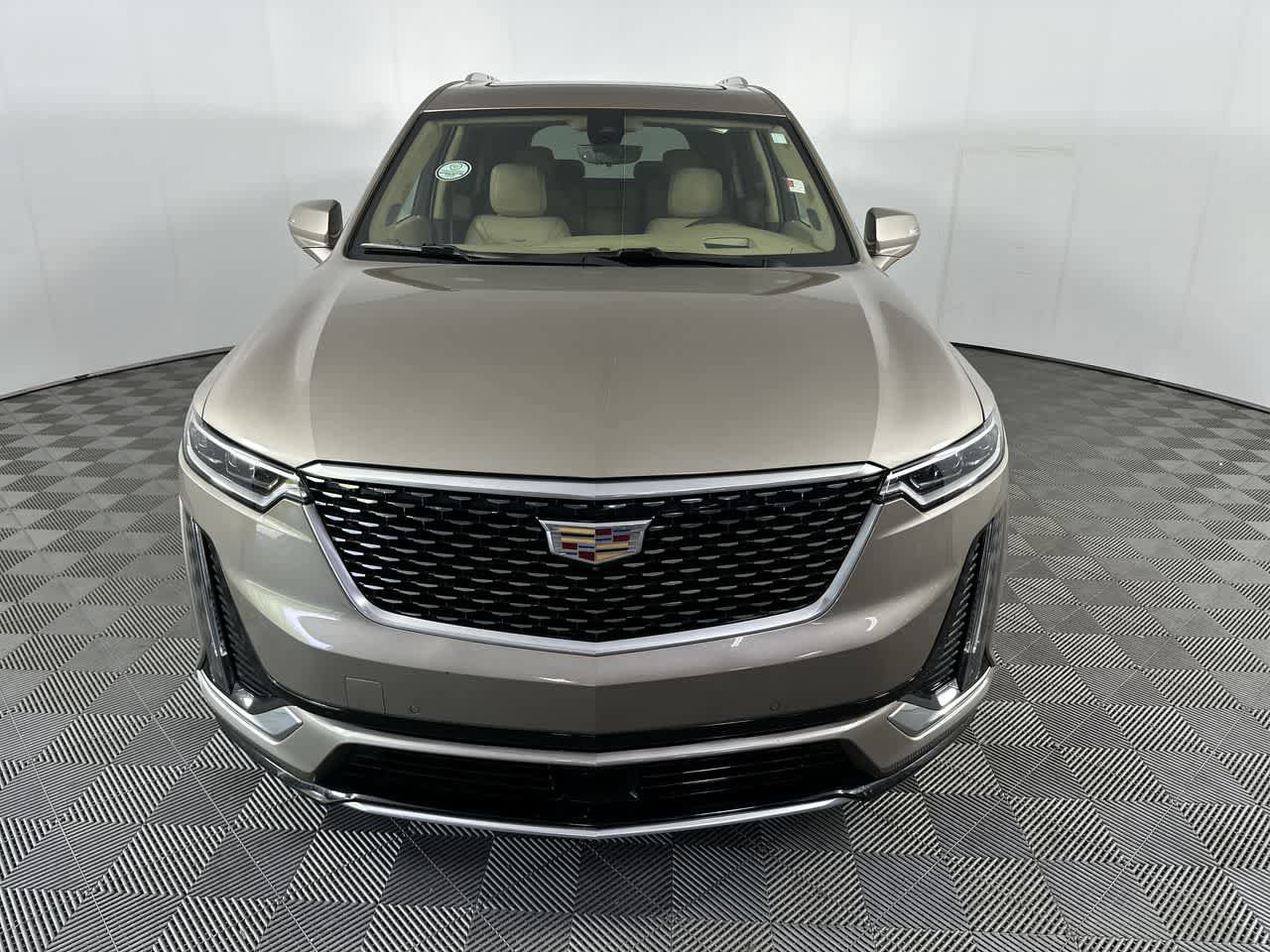 Used 2023 Cadillac XT6 Premium Luxury w/ Platinum Package AWD/4WD image 2