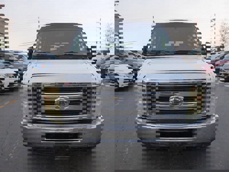 Used 2009 Ford E-350 and Econoline 350 XL image 2