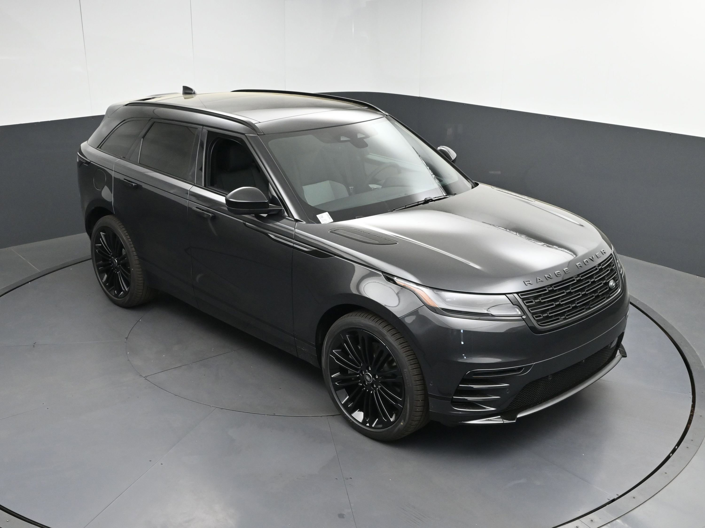 New 2026 Land Rover Range Rover Velar Dynamic SE image 36
