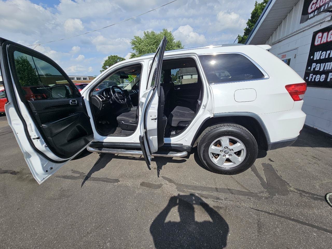 Used 2013 Jeep Grand Cherokee Laredo w/ Laredo E Group AWD/4WD image 23
