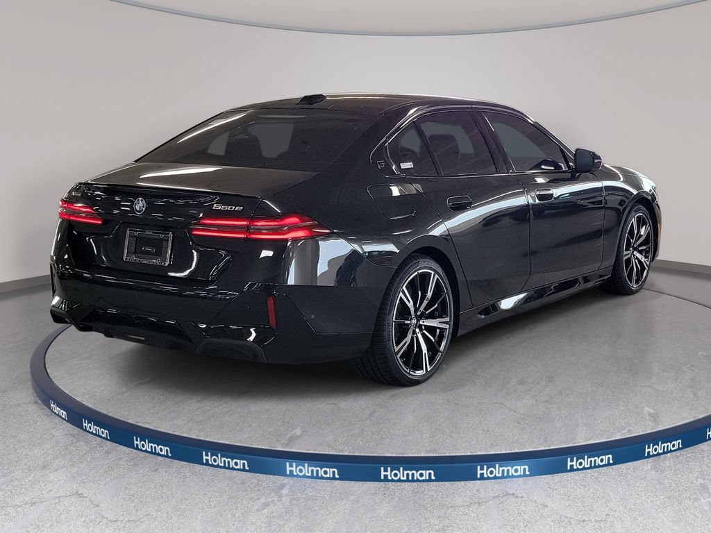 New 2027 BMW 550e xDrive w/ Premium Package AWD/4WD image 4