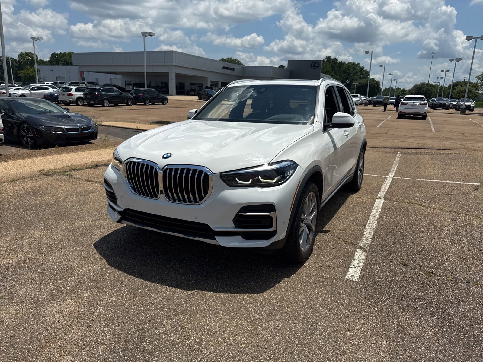 Used 2022 BMW X5 xDrive40i w/ Luxury Seating Package AWD/4WD video 1