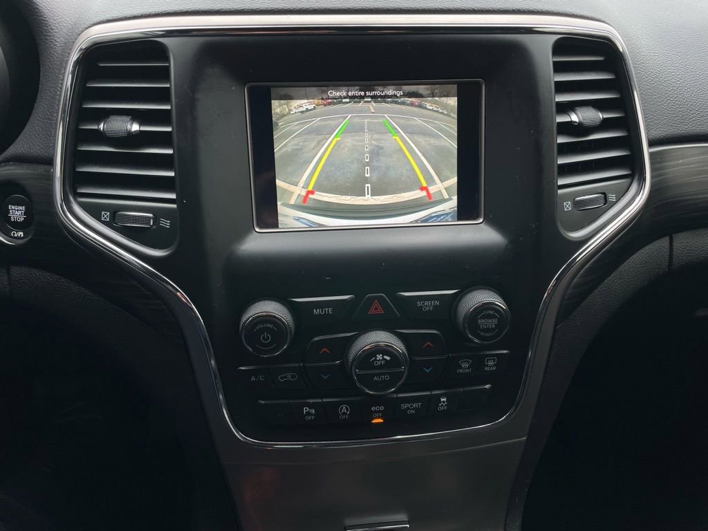 Used 2021 Jeep Grand Cherokee Laredo image 16