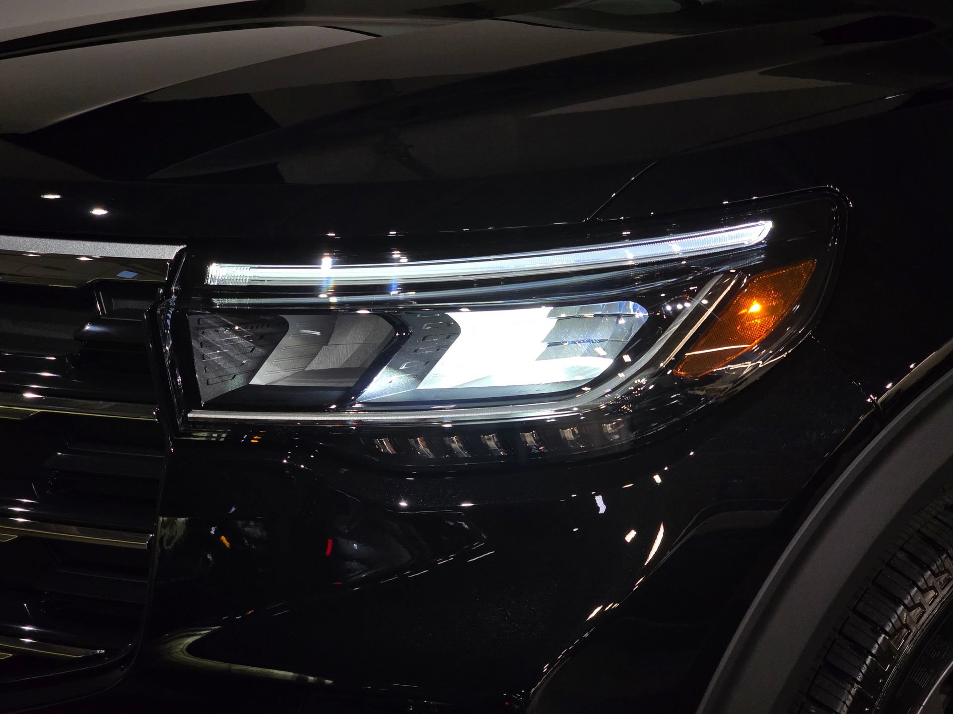 New 2026 Ford Explorer Active w/ Active Comfort Package AWD/4WD image 11