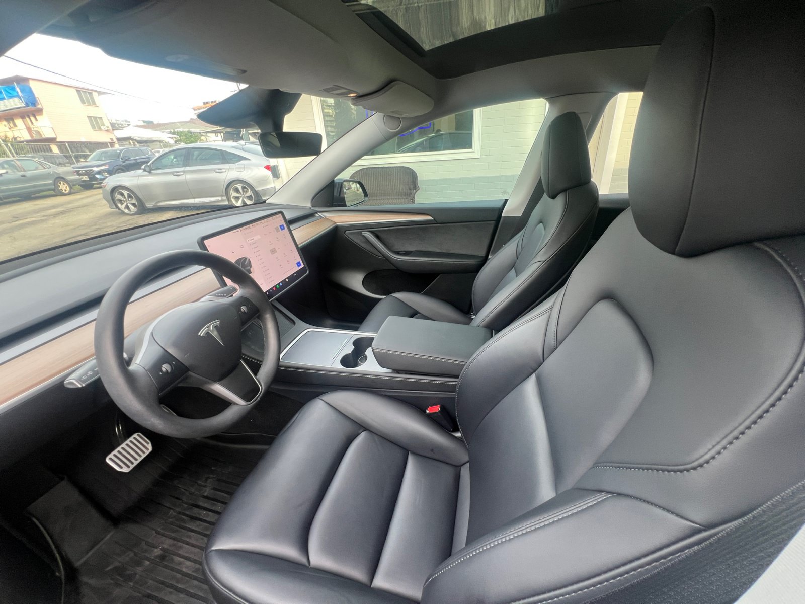 Used 2025 Tesla Model Y Long Range RWD image 23