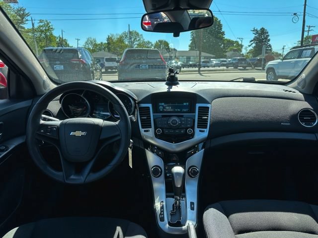 Used 2012 Chevrolet Cruze LT FWD image 18