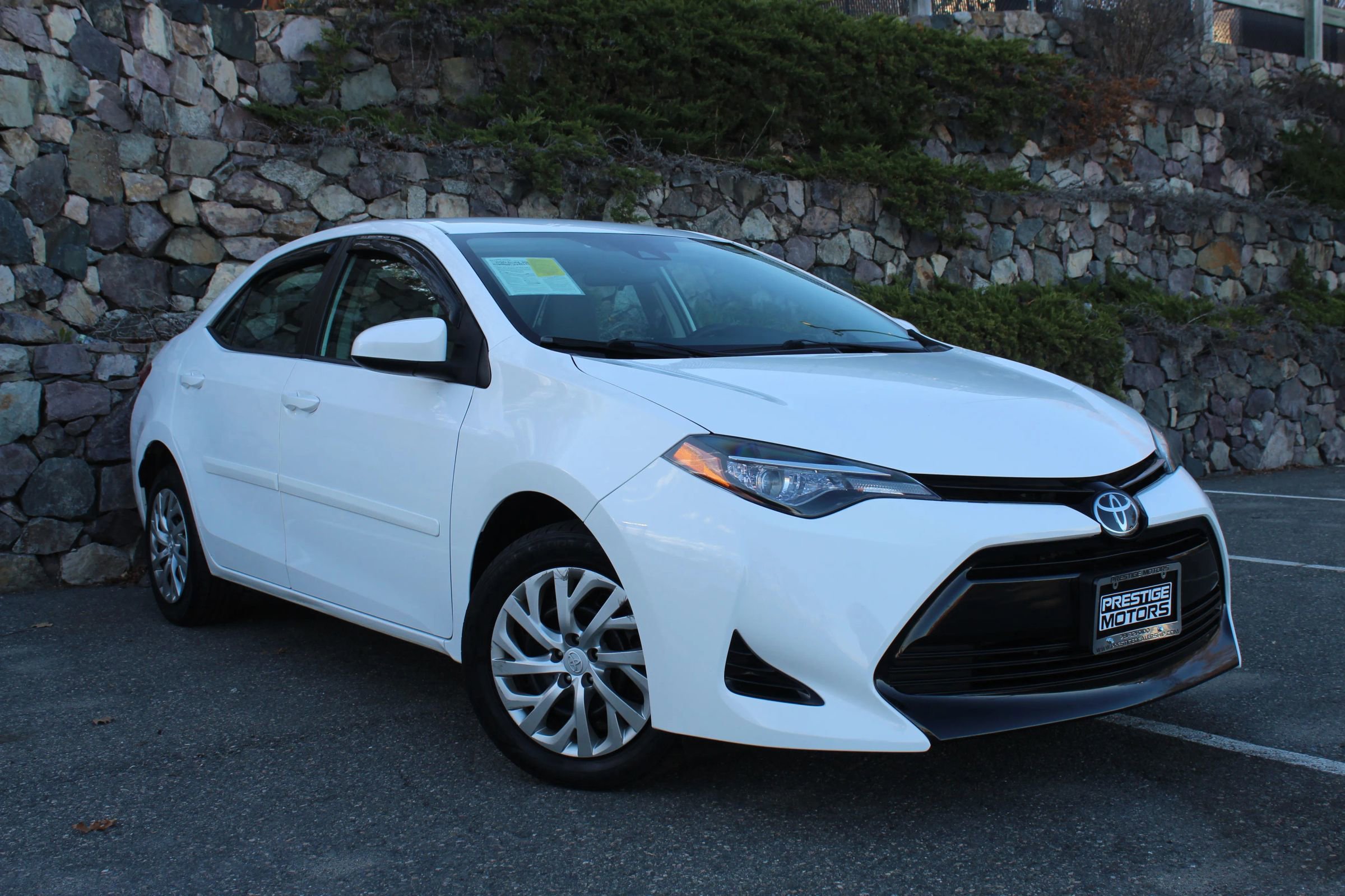 Used 2018 Toyota Corolla LE FWD image 4