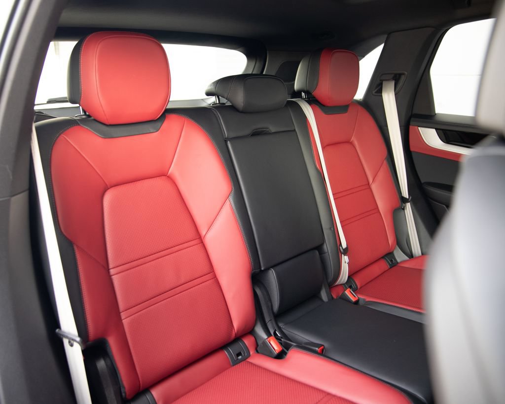 Certified 2026 Porsche Cayenne AWD/4WD image 22