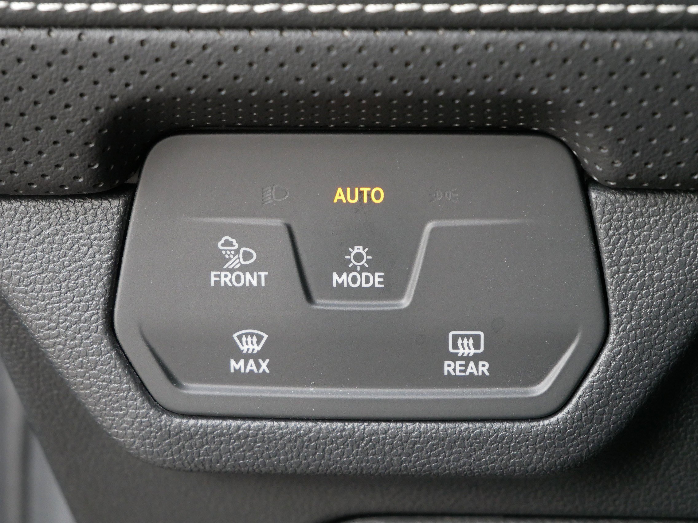 Certified 2025 Volkswagen Atlas Cross Sport SEL Premium R-Line image 26