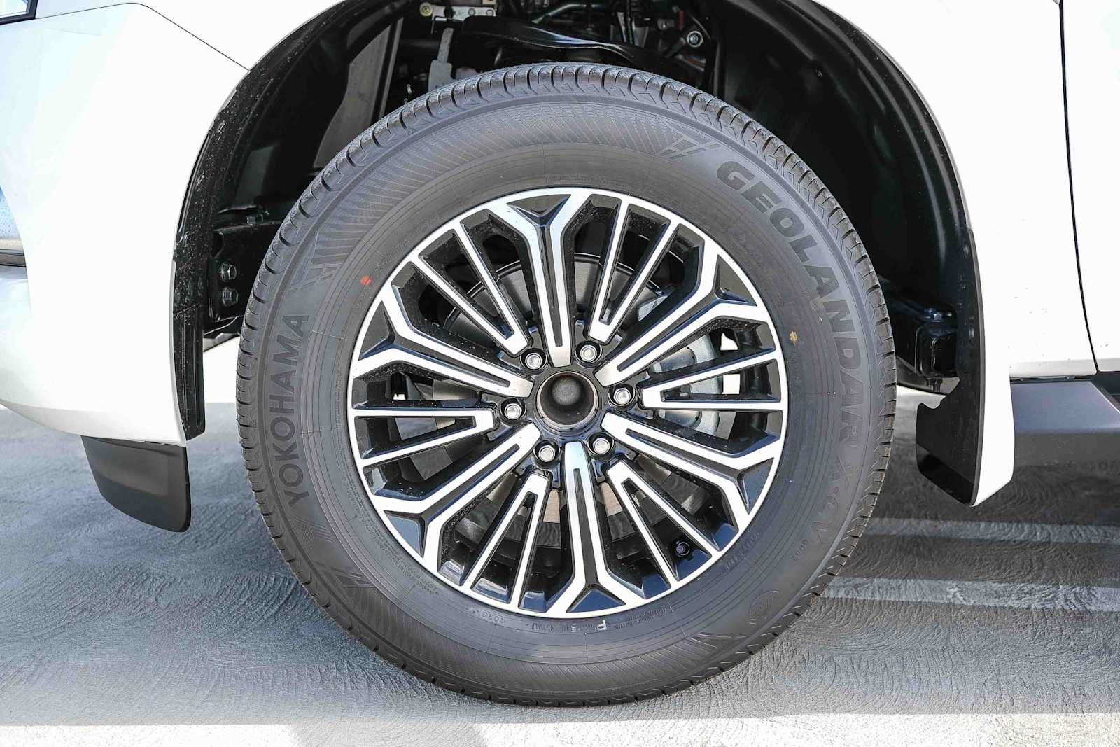 New 2026 Nissan Armada SL w/ Captain's Chari Seat Package RWD image 11
